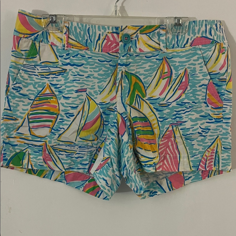 LILLY PULLITZER REGATTA SHORTS SIZE 10
ABSOLUTELY ADORABLE